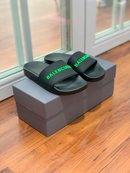 Шлепанцы фото 4