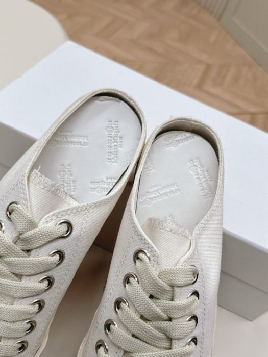 Кеды мюли с раздвоенным носком фото 9