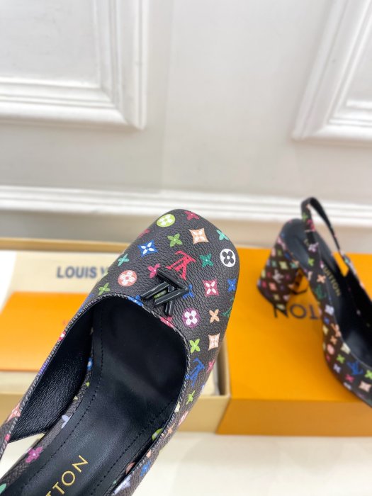 Босоножки фото 6