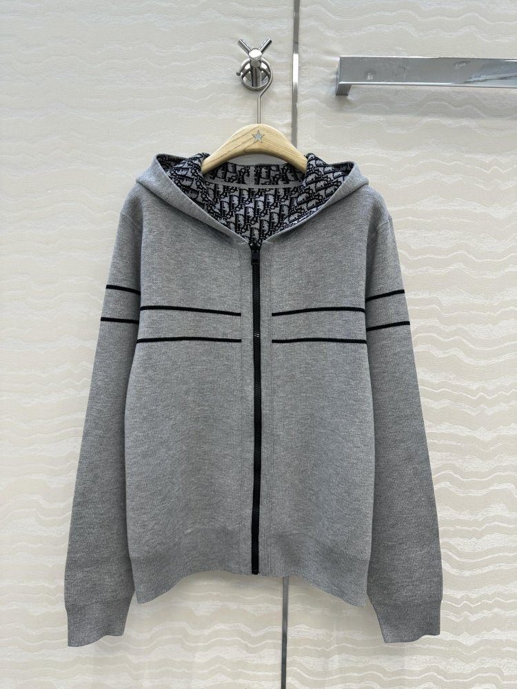 Кофта жіноча