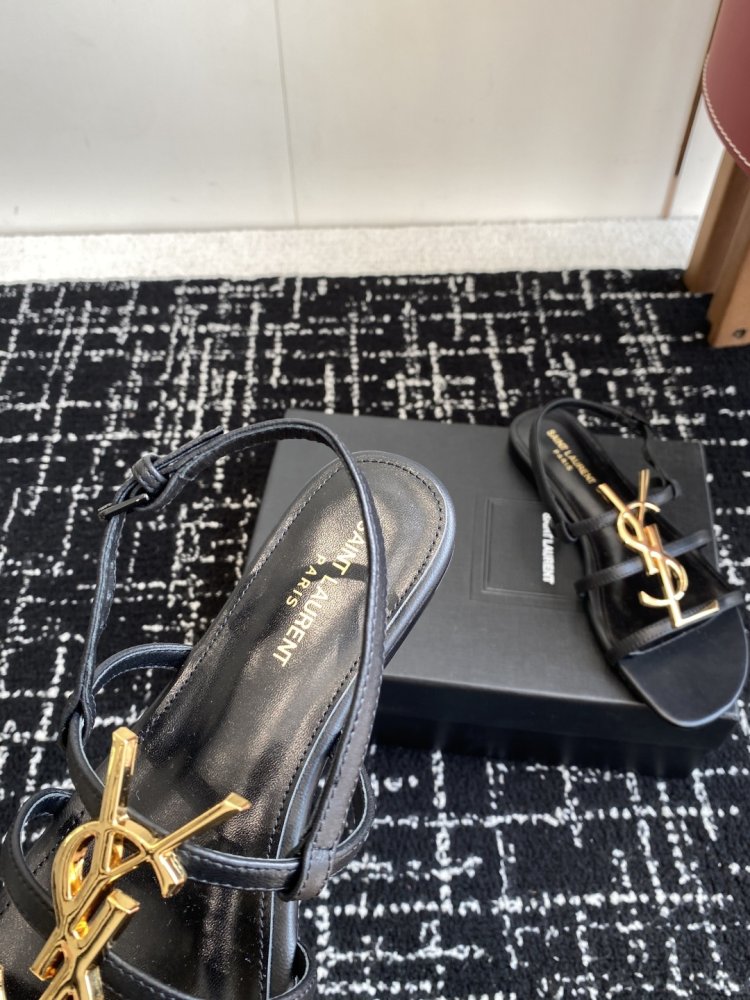 Босоножки фото 8