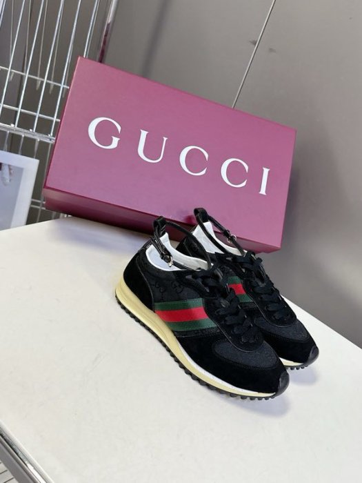 Кроссовки фото 3