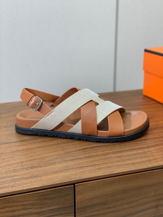 Сандалі жіночі фото 7