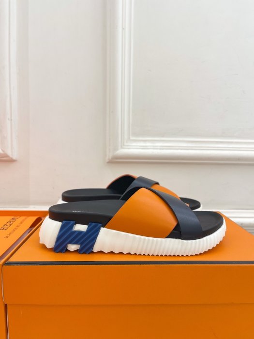 Шлепанцы женские фото 2