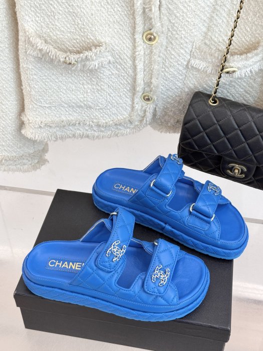 Шлепанцы женские фото 3