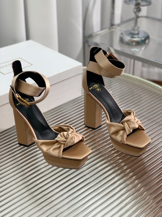 Sandals фото 3