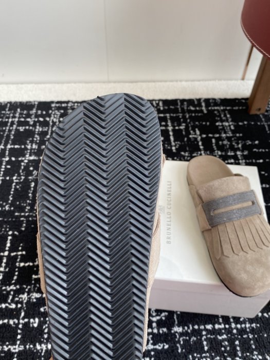 Шлепанцы фото 9