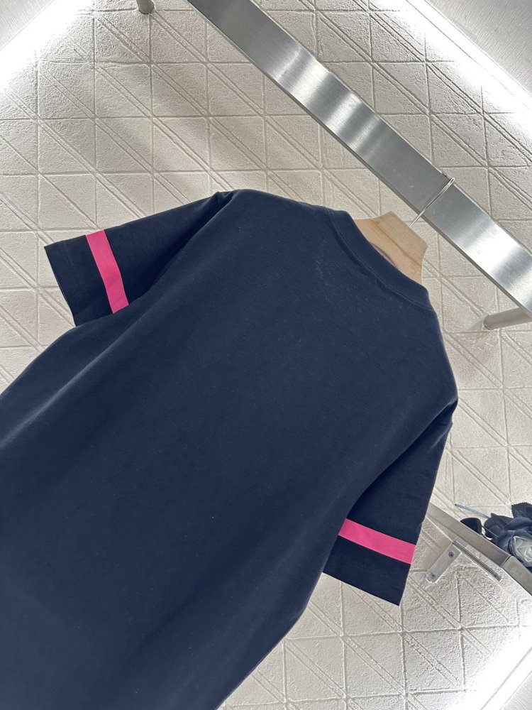 T-shirt women's фото 4