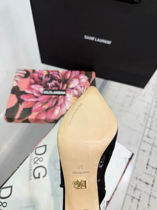 Sandals on high heel фото 9
