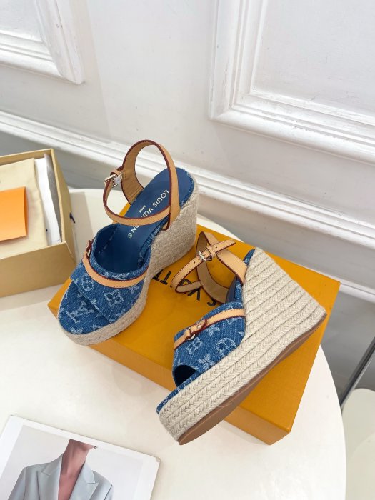 Босоножки фото 5