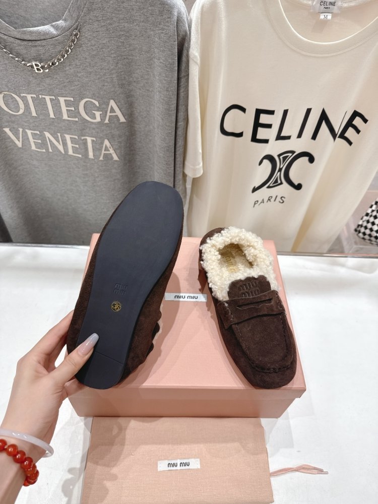 Лоферы женские на меху фото 9