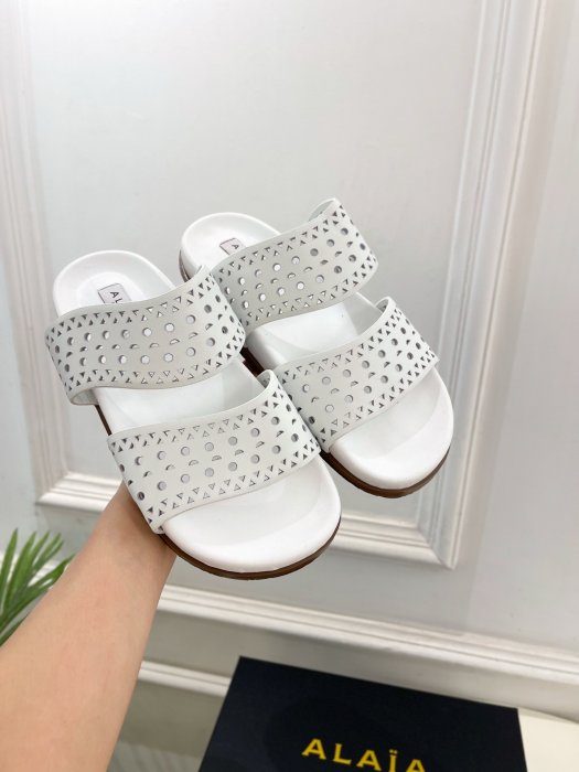 Шлепанцы женские фото 5