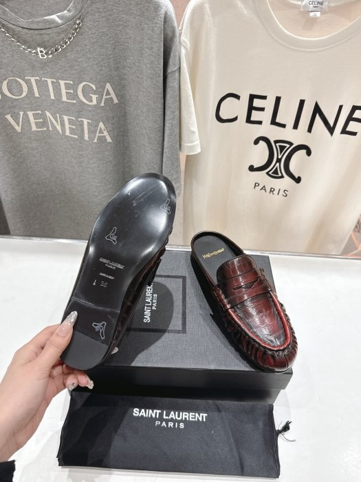 Moccasins leather women's фото 9