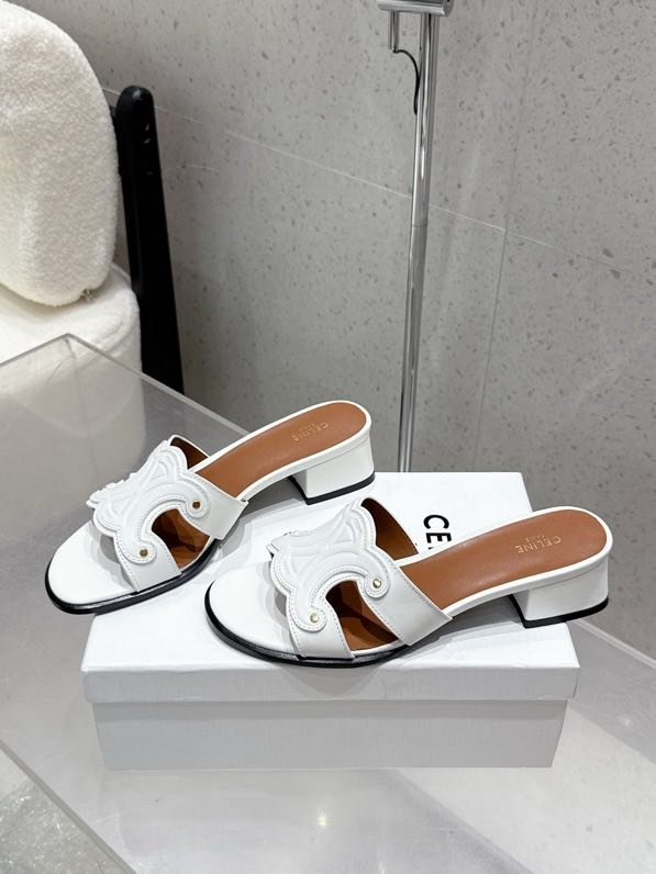 Шлепанцы женские фото 4