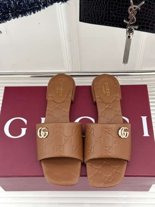 Шлепанцы фото 4