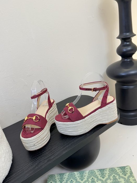 Босоножки фото 3