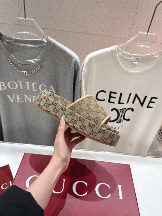 Шлепанцы фото 4