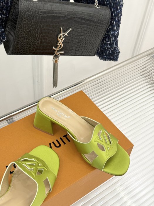 Босоножки фото 5