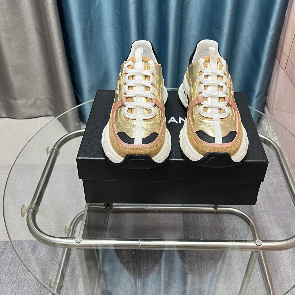 Кроссовки женские фото 2