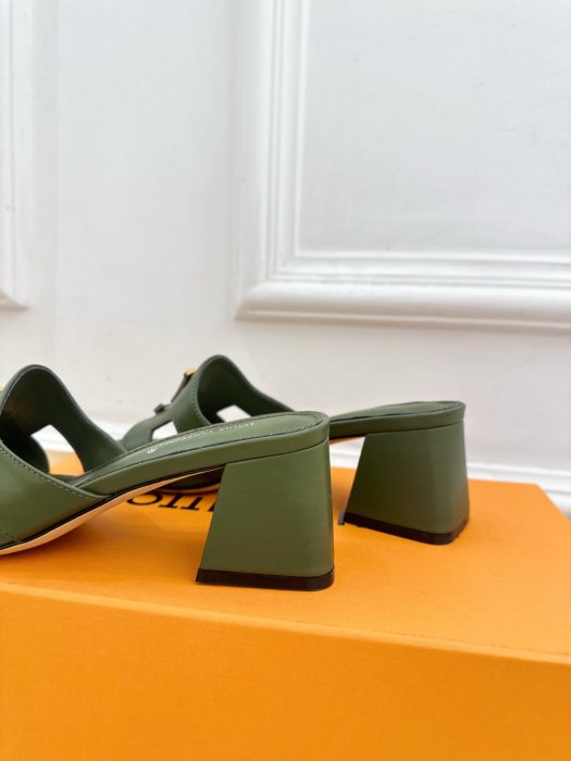 Босоножки фото 7