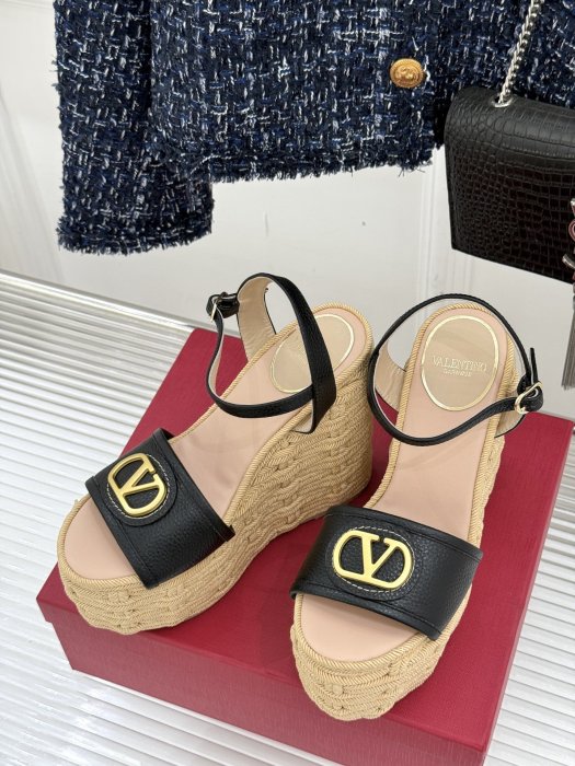 Босоножки фото 2