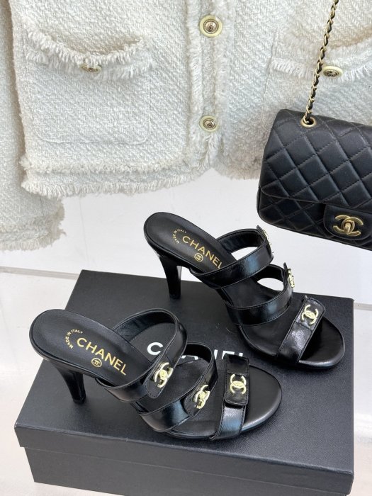 Босоножки фото 3