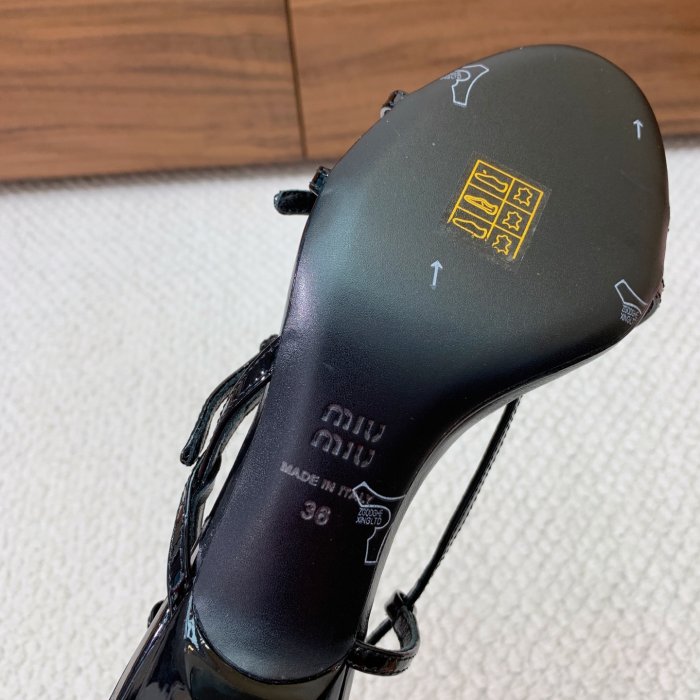 Босоножки фото 8