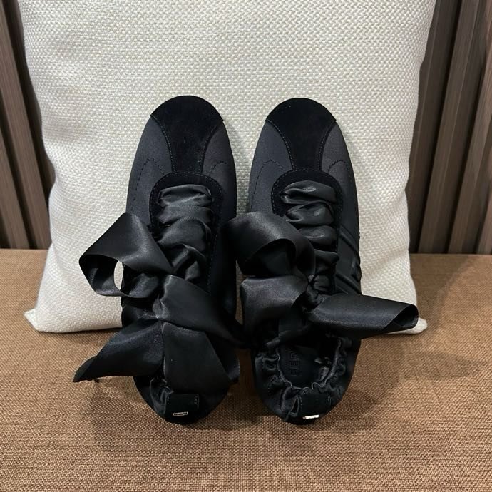 Кросівки жіночі фото 4