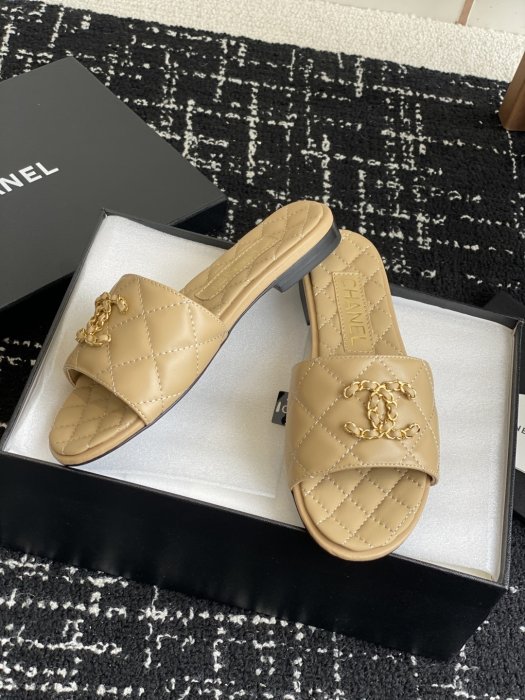 Шлепанцы женские фото 5