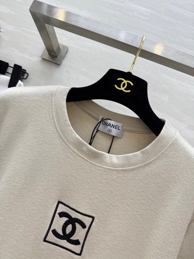 Футболка жіноча фото 3