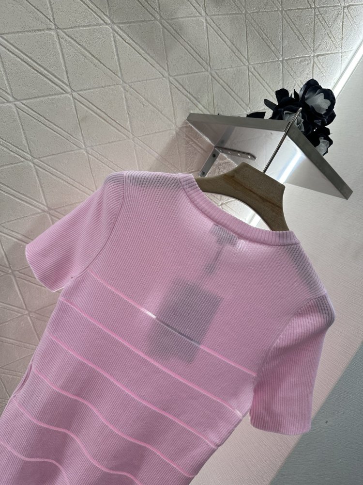 T-shirt women's фото 4