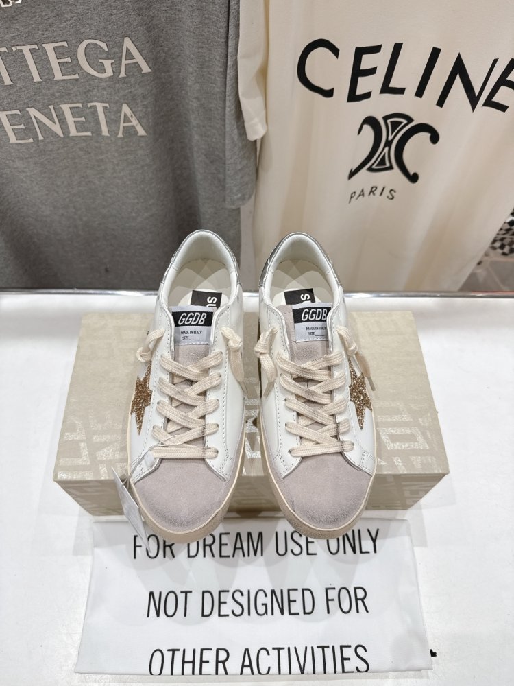 Shoes women's Golden Goose