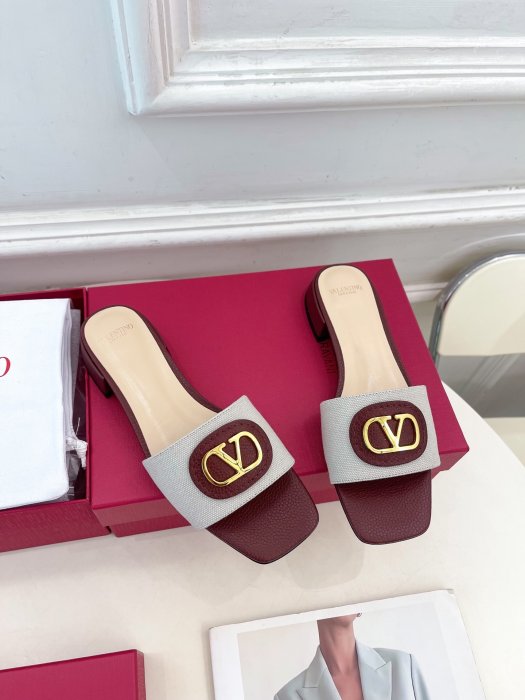 Шльопанці фото 2