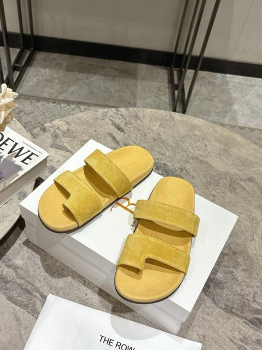 Шлепанцы женские