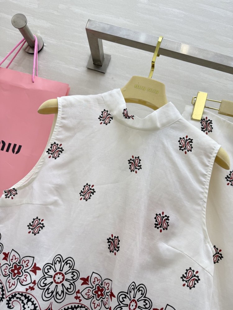 Костюм женский фото 4