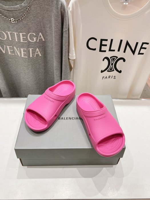 Шлепанцы фото 2