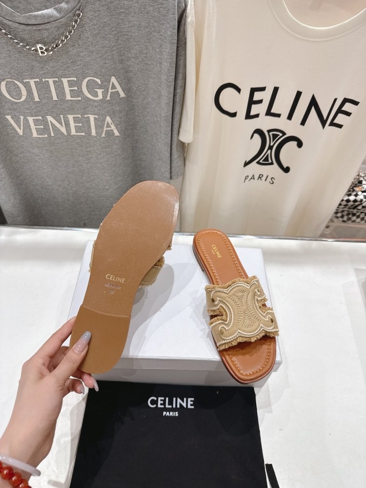 Шлепанцы женские фото 9