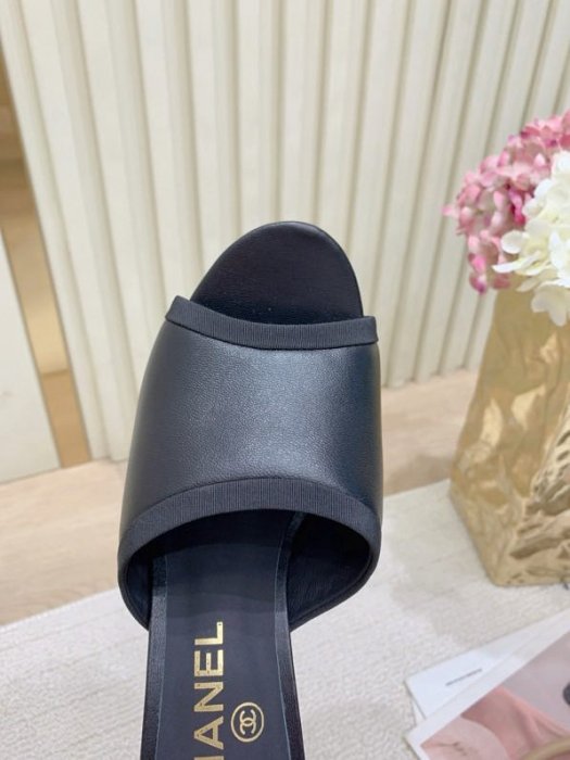 Шлепанцы женские фото 5