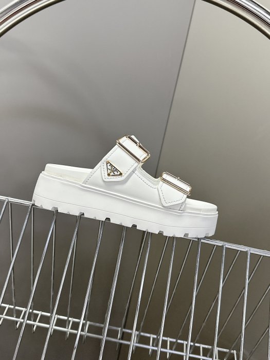 Шлепанцы фото 5