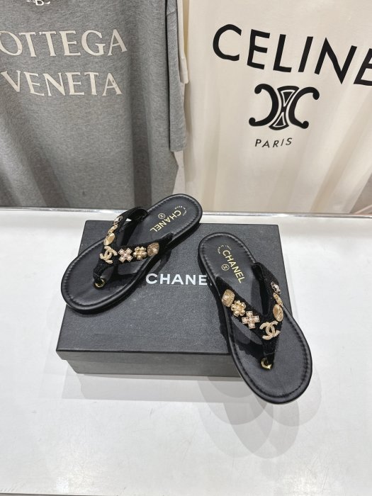 Шлепанцы фото 2