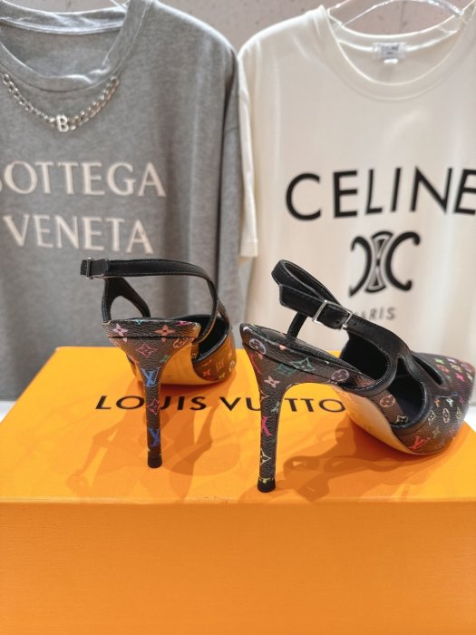 Босоножки фото 8