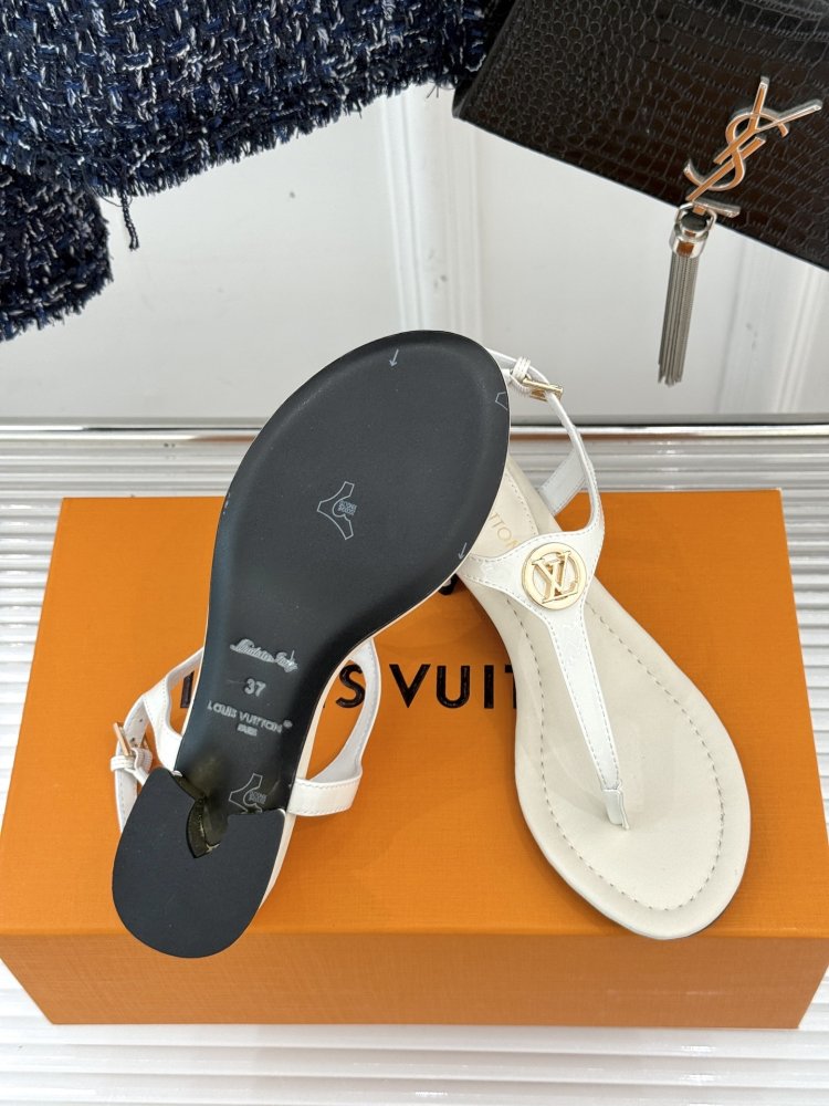 Босоножки фото 9