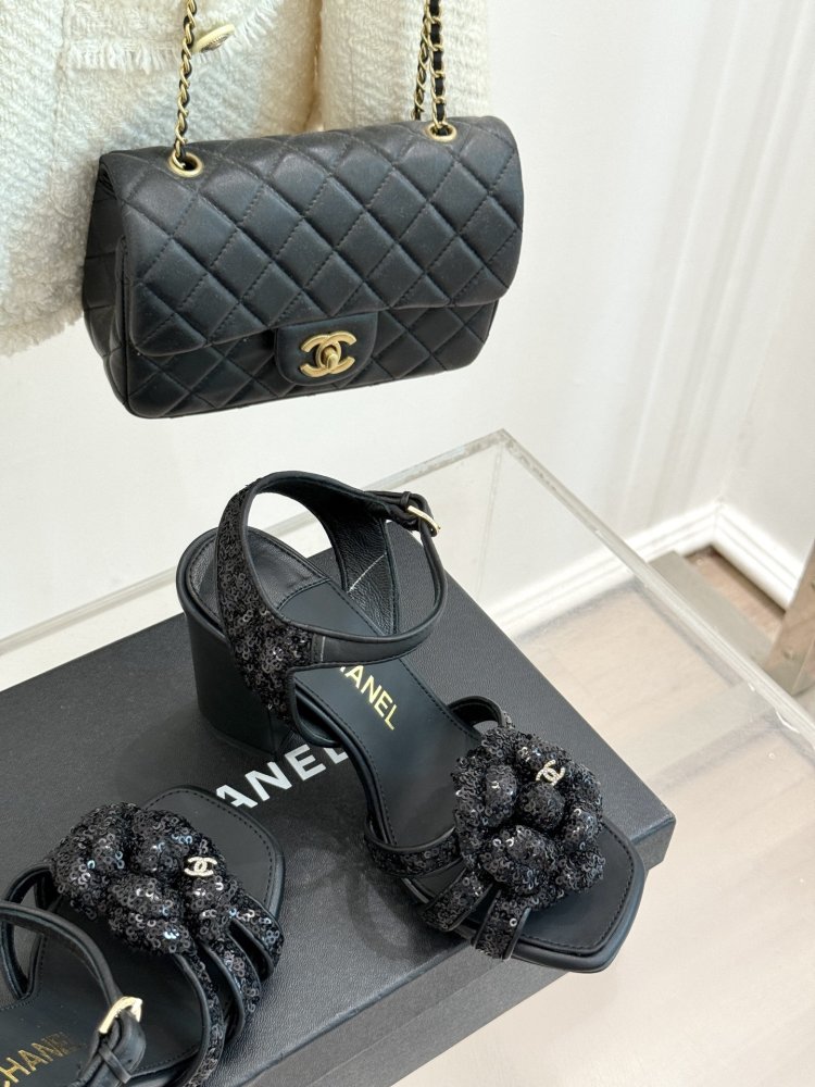 Босоножки фото 5