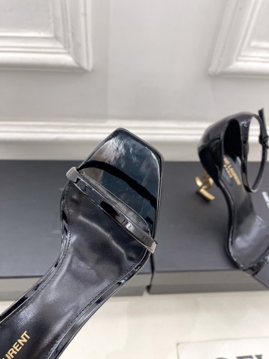 Босоножки фото 6