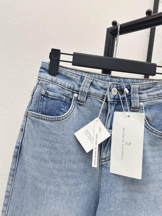 Джинсы женские фото 6