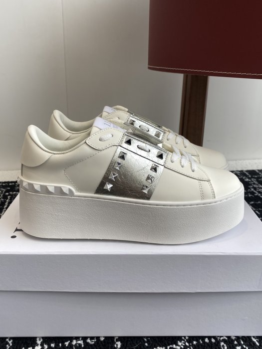 Кроссовки женские фото 3