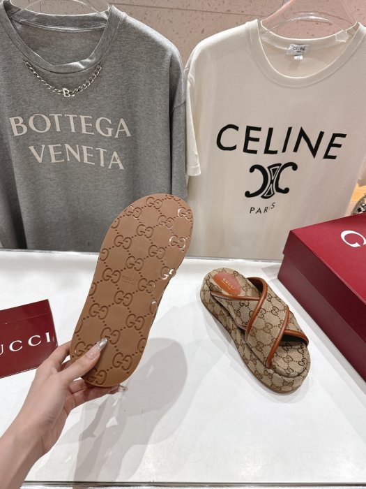 Шлепанцы фото 9