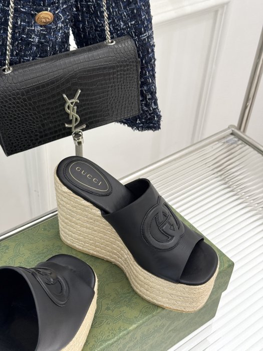 Босоножки фото 5