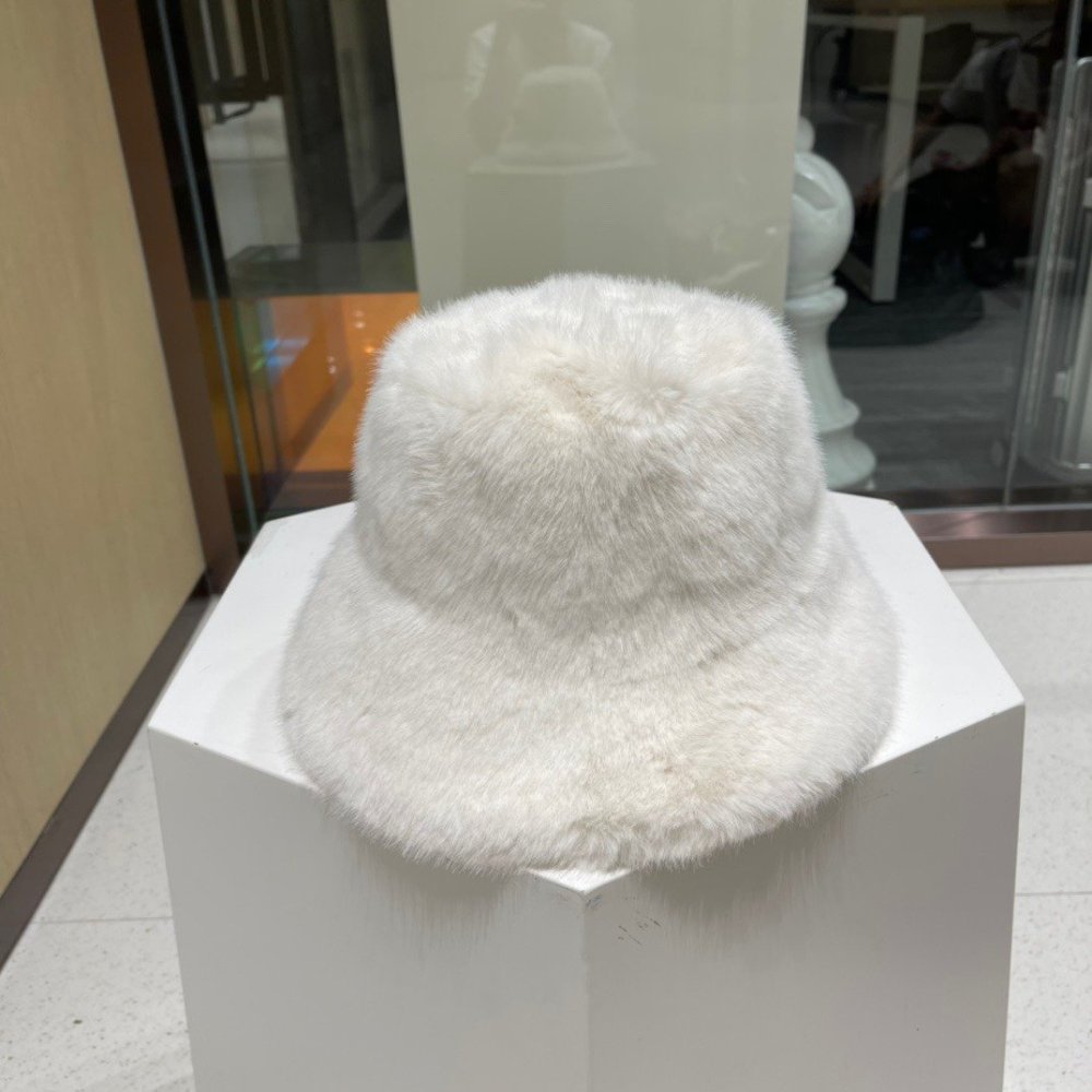 A cap fur winter фото 2