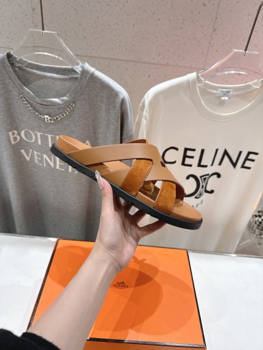 Шлепанцы женские фото 5